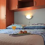 Apartments By The Sea Lukoran * Lukoran