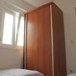 Apartment Apartments By The Sea Lukoran