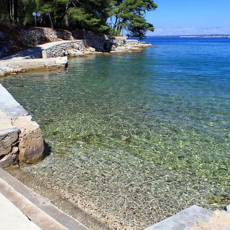 Apartman By The Sea Lukoran