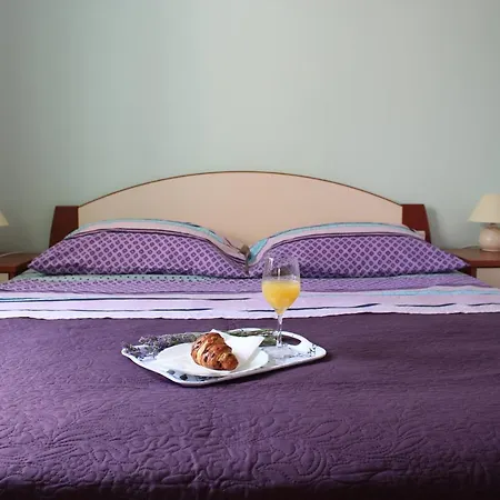 By The Sea Apartman Lukoran