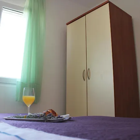 Apartman By The Sea *