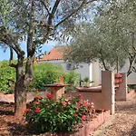 By The Sea Appartement Lukoran